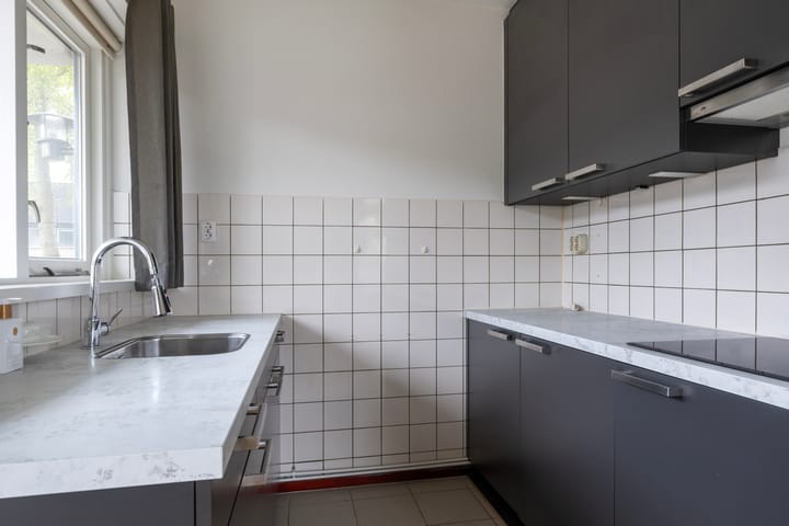 Foto 10 van Prof. dr. J. Tinbergenweg 2