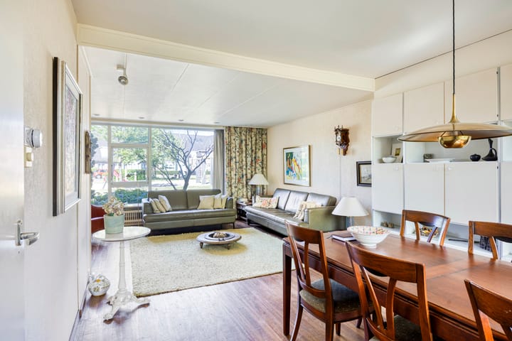 Foto 10 van Dorpsplein 15