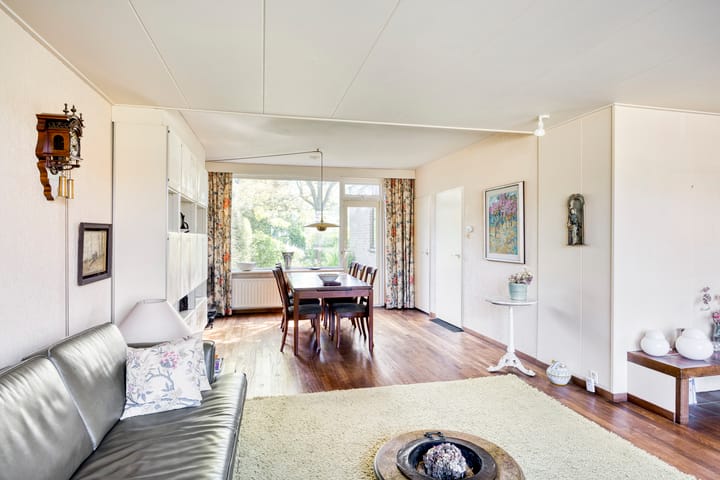 Foto 13 van Dorpsplein 15