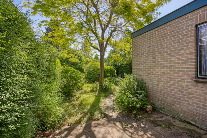 Foto 32 van Dorpsplein 15