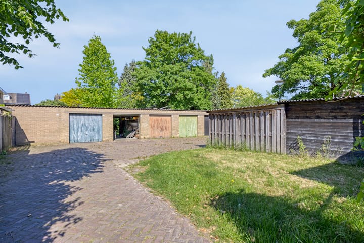 Foto 37 van Dorpsplein 15