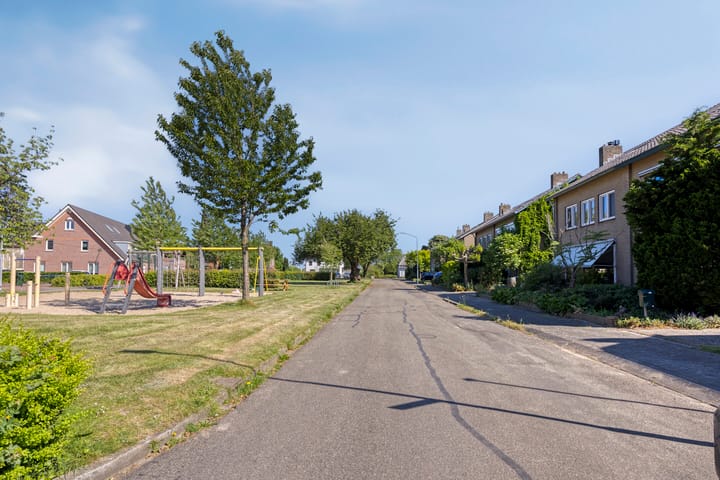 Foto 38 van Dorpsplein 15