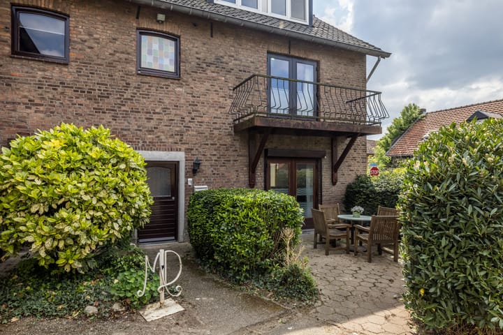 Photo 16 of Schoolstraat 1