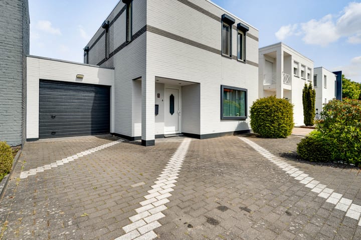 Photo 28 of Primulabeemd 5