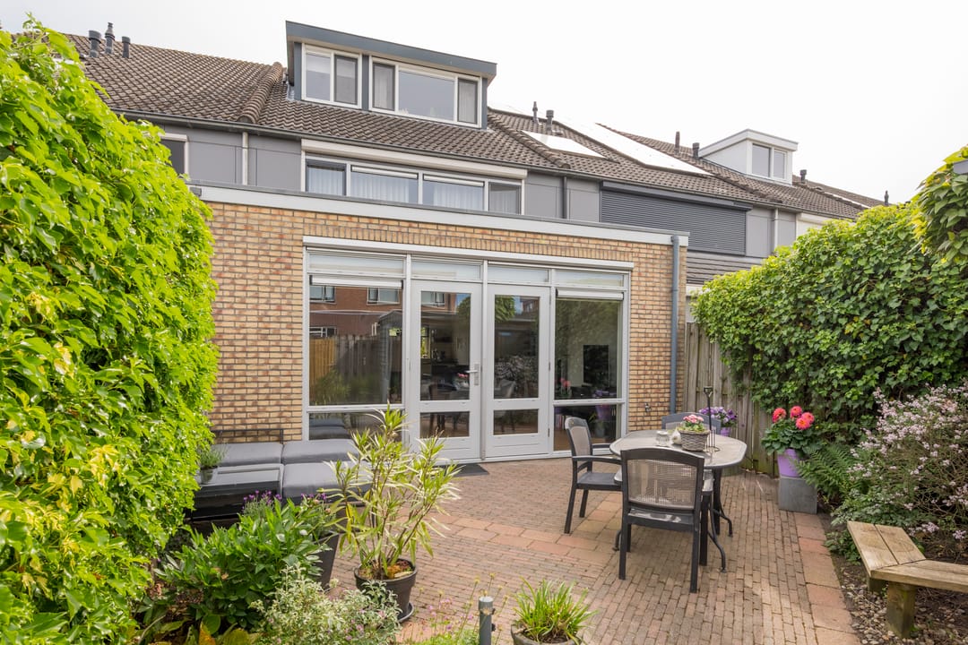 Photo 23 of Kompas 11