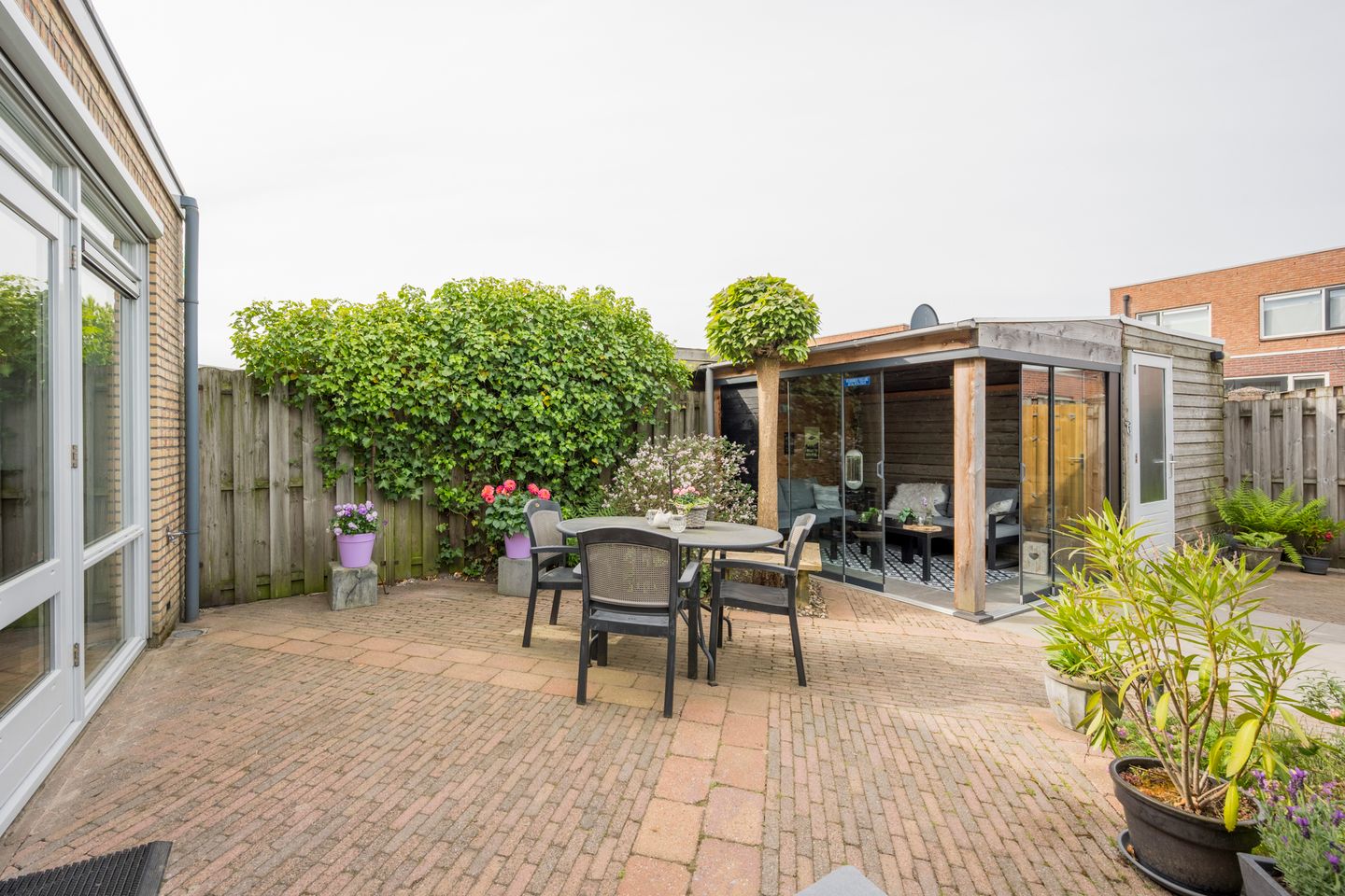 Photo 25 of Kompas 11