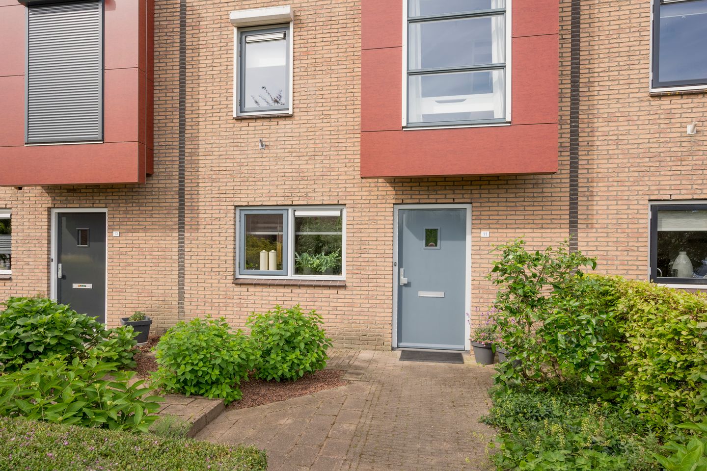 Photo 29 of Kompas 11