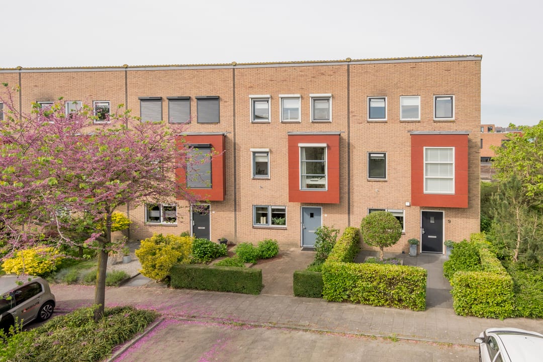 Photo 32 of Kompas 11