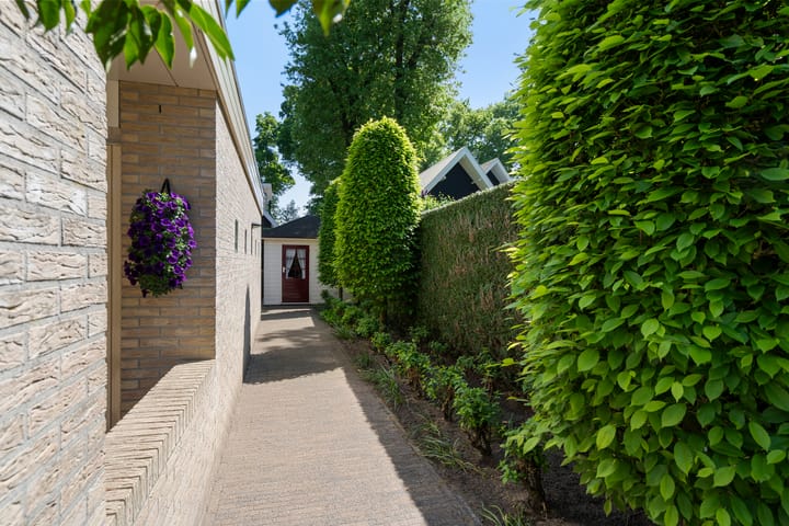 Foto 42 van Molenparkweg Oost 8