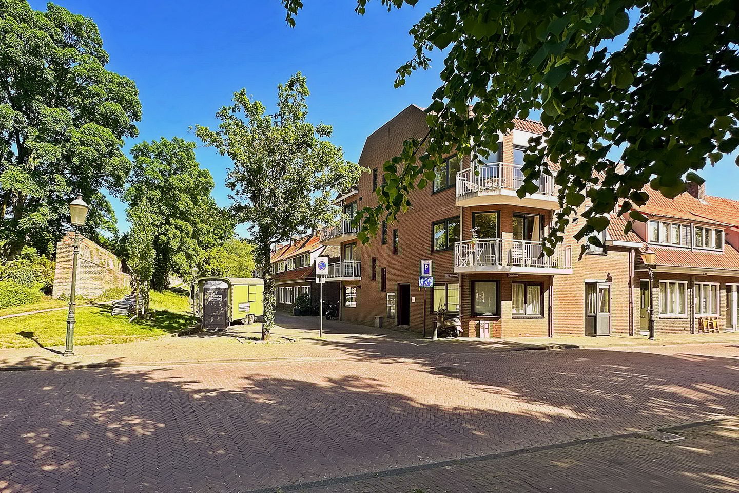 Photo 20 of Sint Annastraat 41