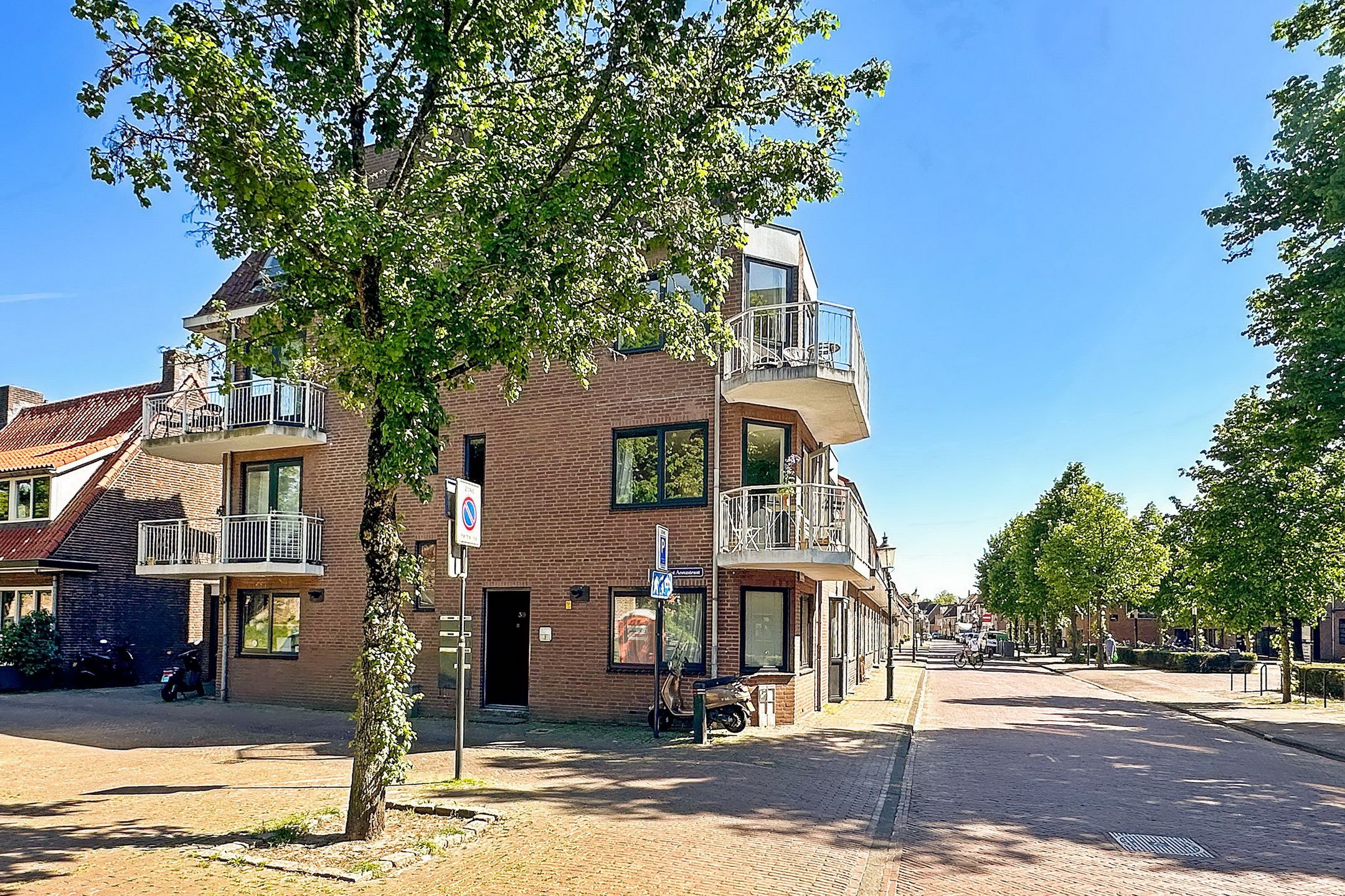 Photo 21 of Sint Annastraat 41