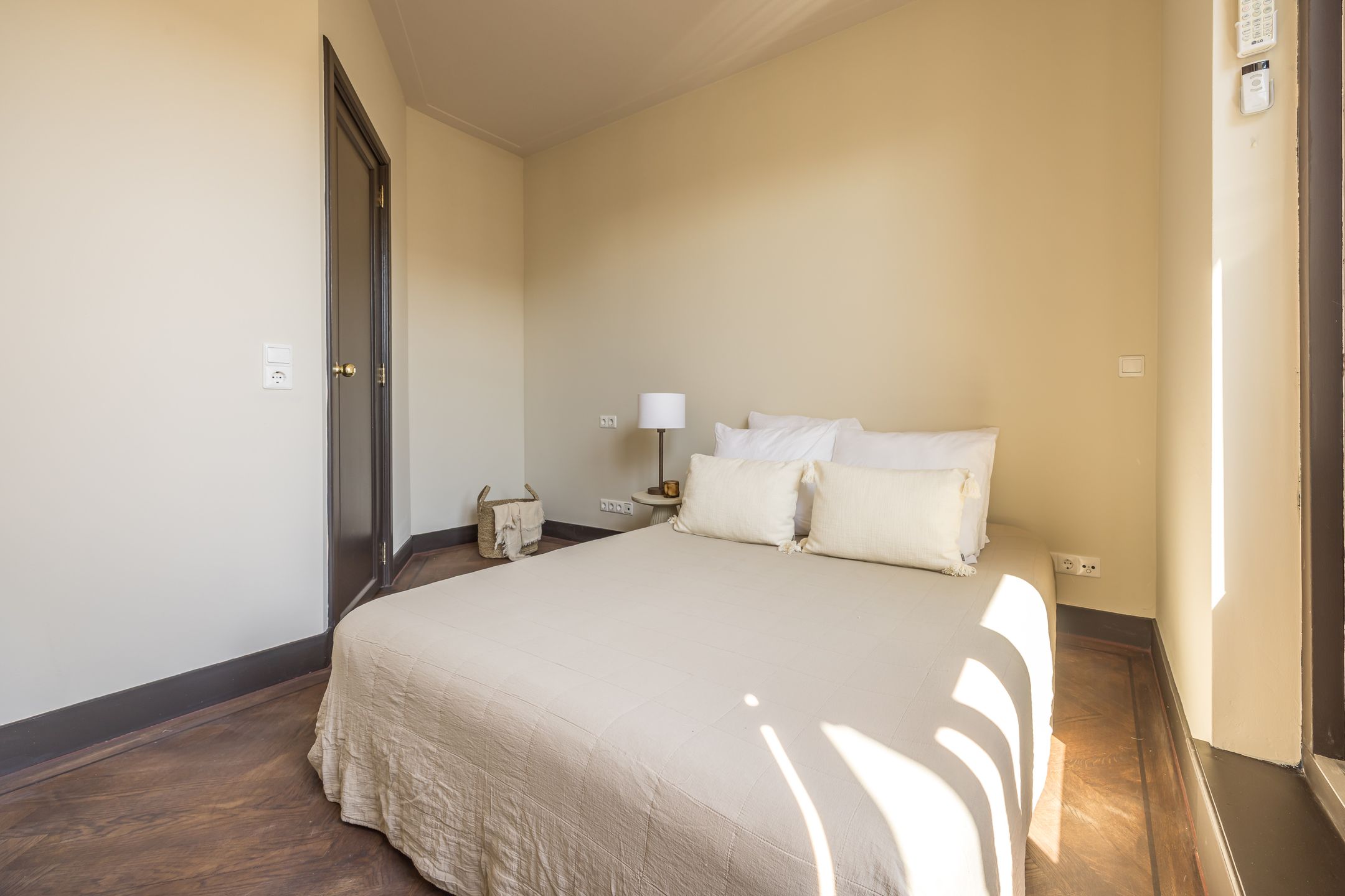 Photo 15 of Frans van Mierisstraat 47-D