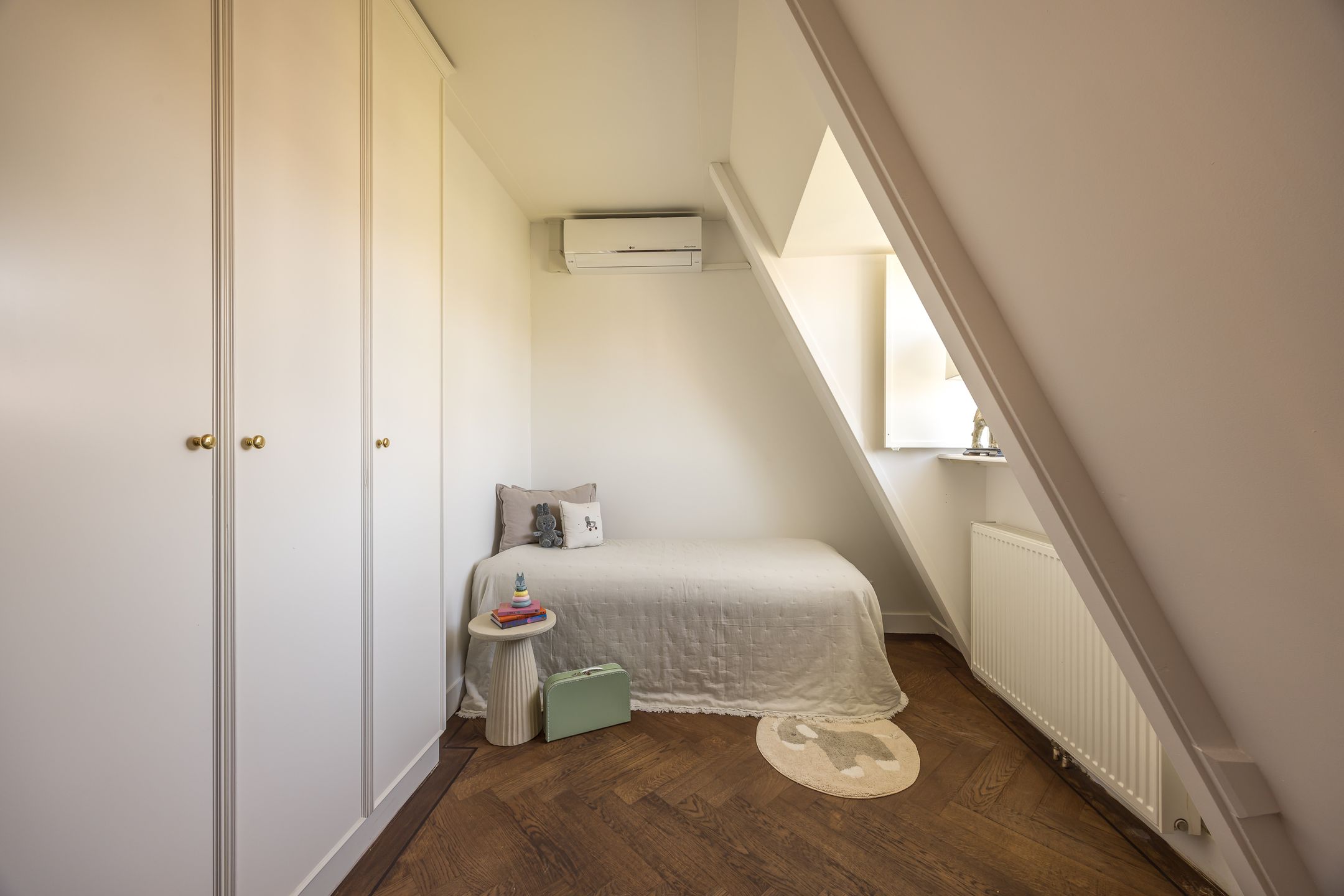 Photo 27 of Frans van Mierisstraat 47-D