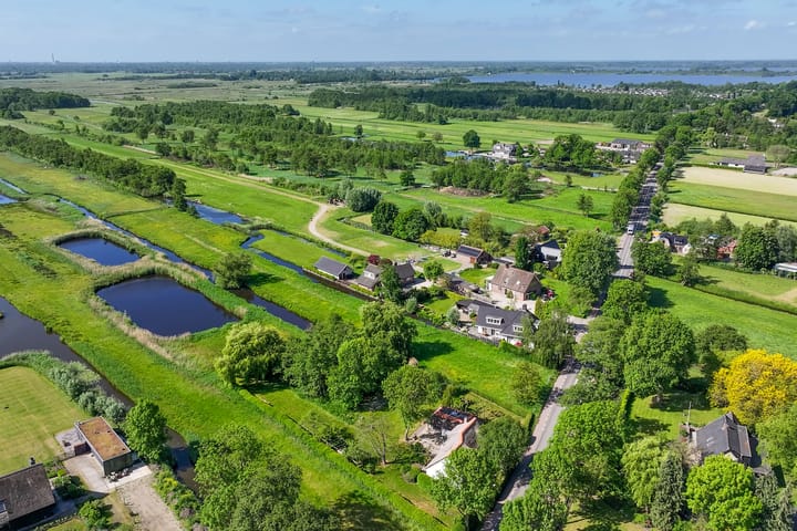 Foto 57 van Nieuw-Loosdrechtsedijk 187