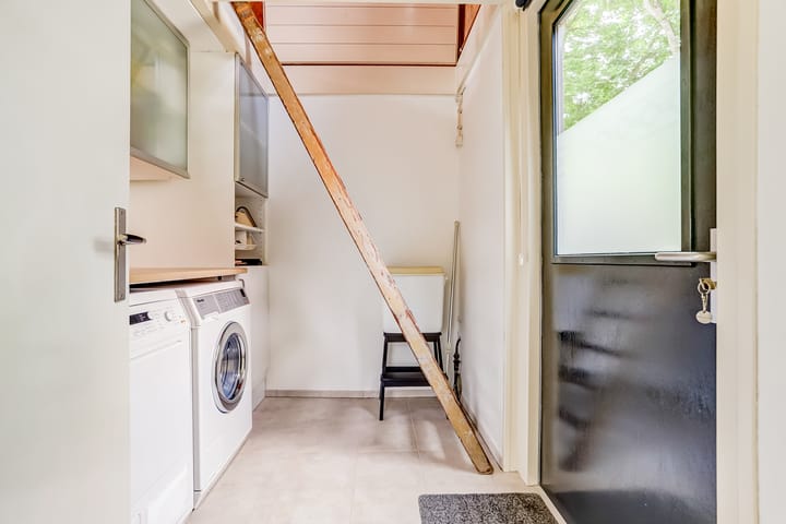 Photo 11 of Oude Zeedijk 6