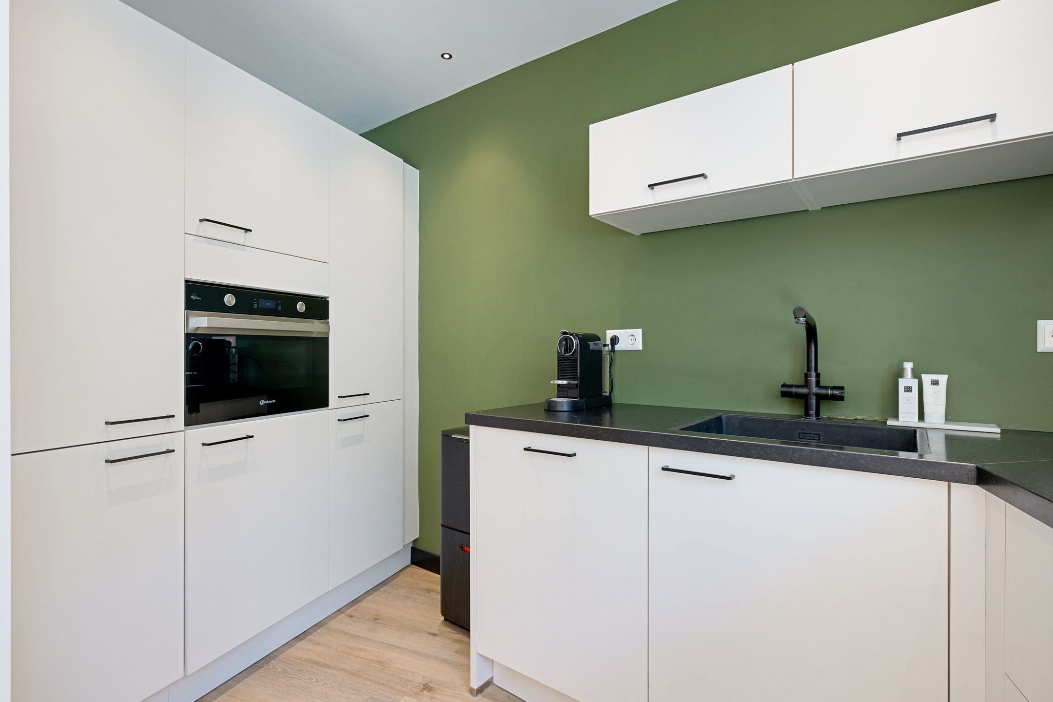 Photo 9 of Looxmadwarsstraat 19