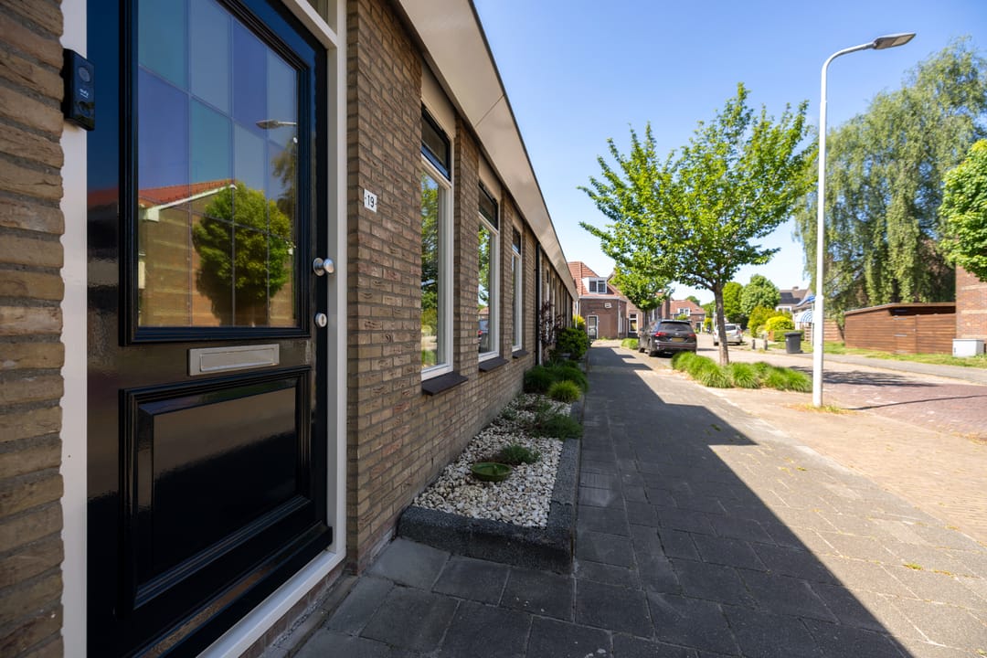 Photo 38 of Looxmadwarsstraat 19