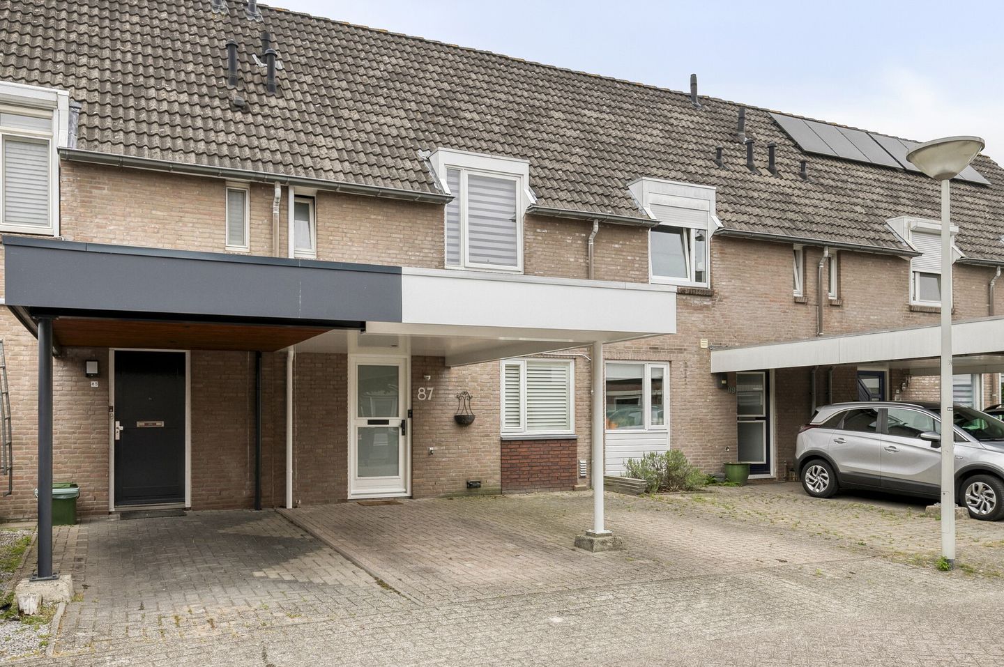 Foto 1 van Weegbree 87