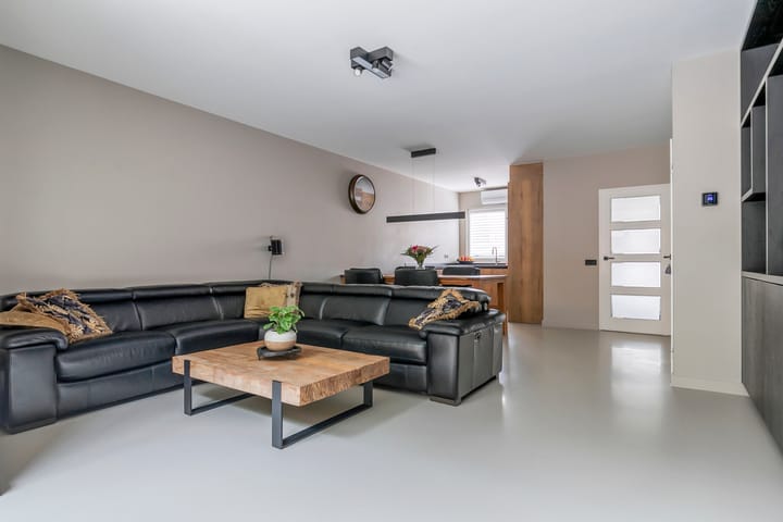 Foto 2 van Weegbree 87