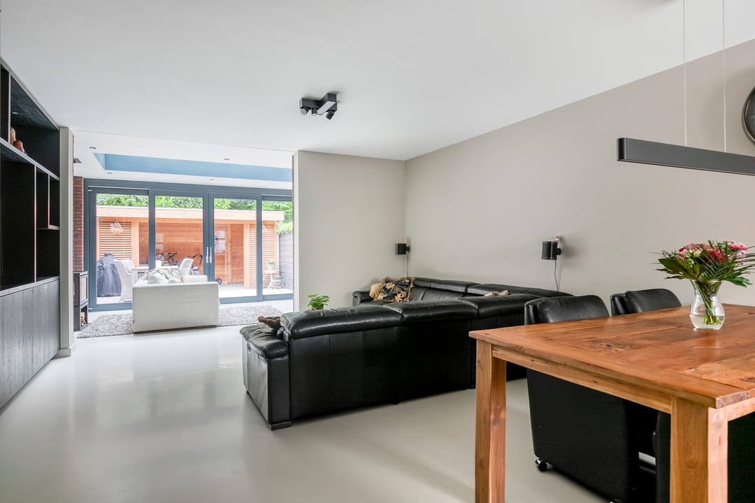 Photo 8 of Weegbree 87