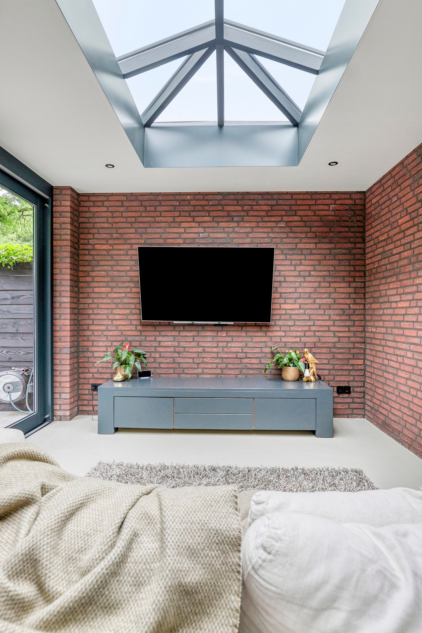 Photo 15 of Weegbree 87