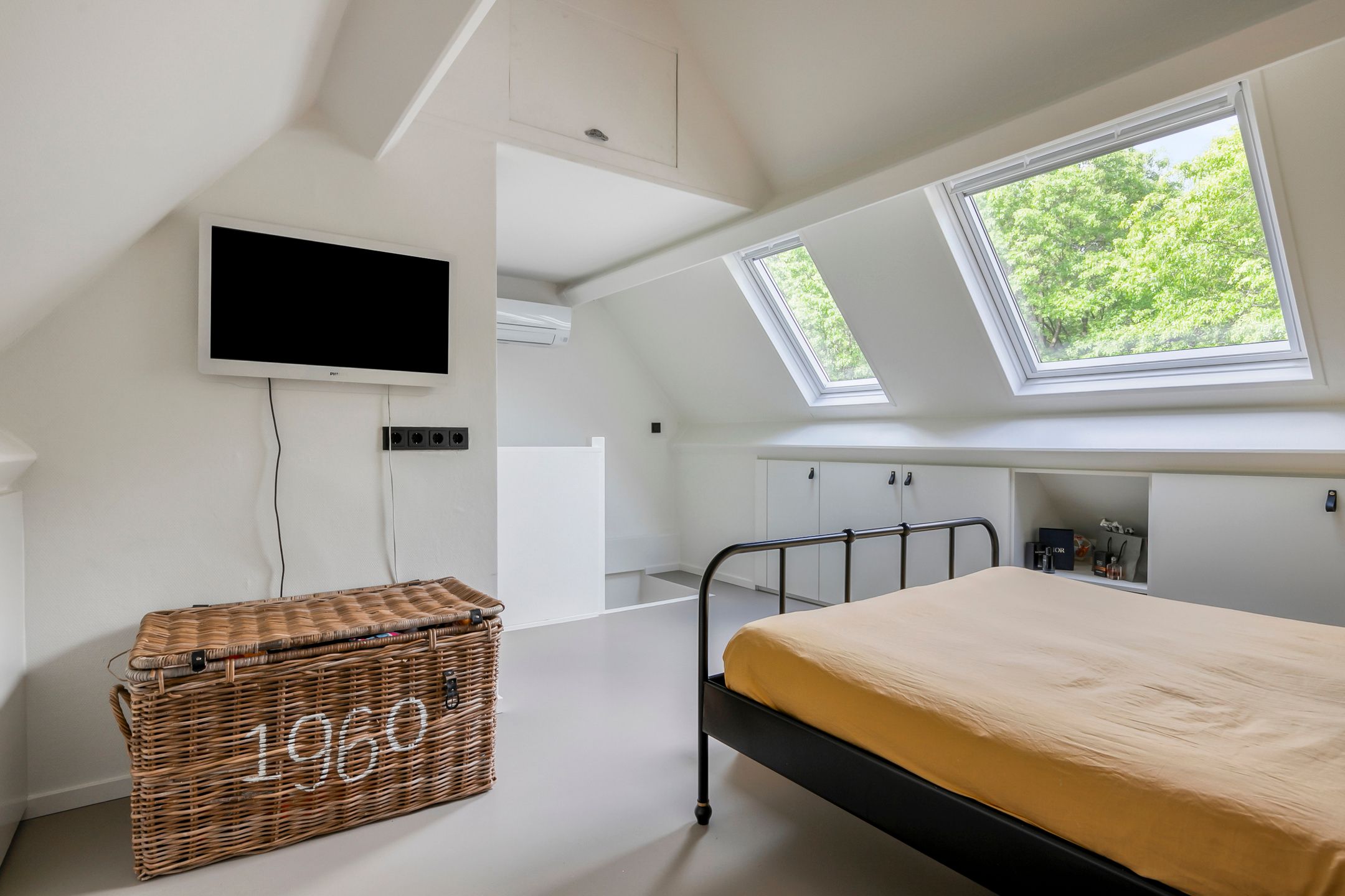 Photo 33 of Weegbree 87