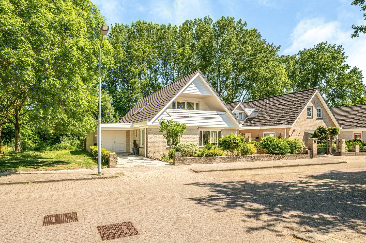 Foto 1 van Jacob Obrechtlaan 36