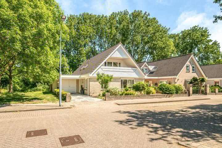 Foto 1 van Jacob Obrechtlaan 36