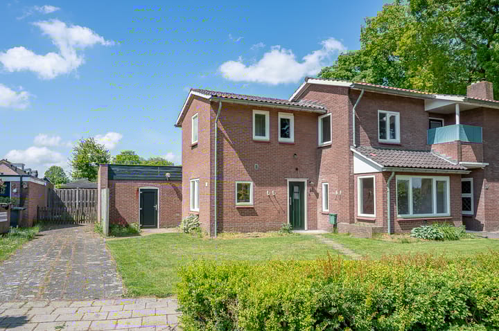 Foto 1 van Julianalaan 25