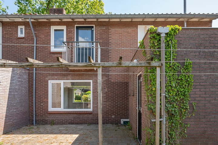 Foto 21 van Julianalaan 25