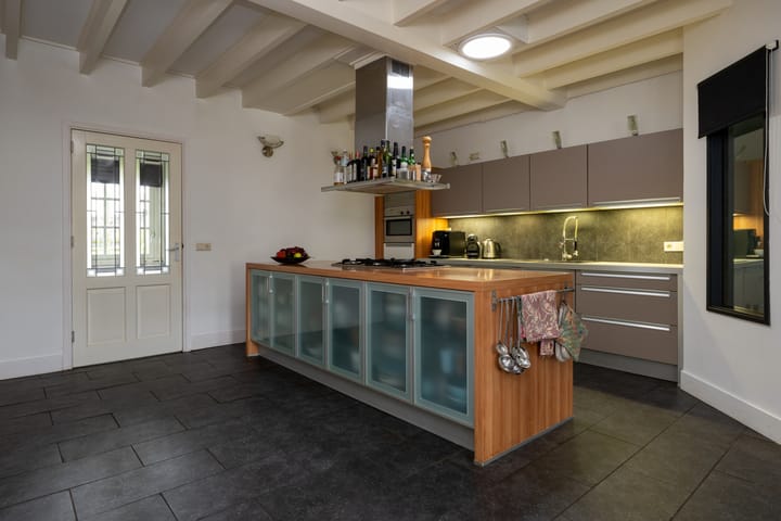 Foto 19 van Middenweg 54