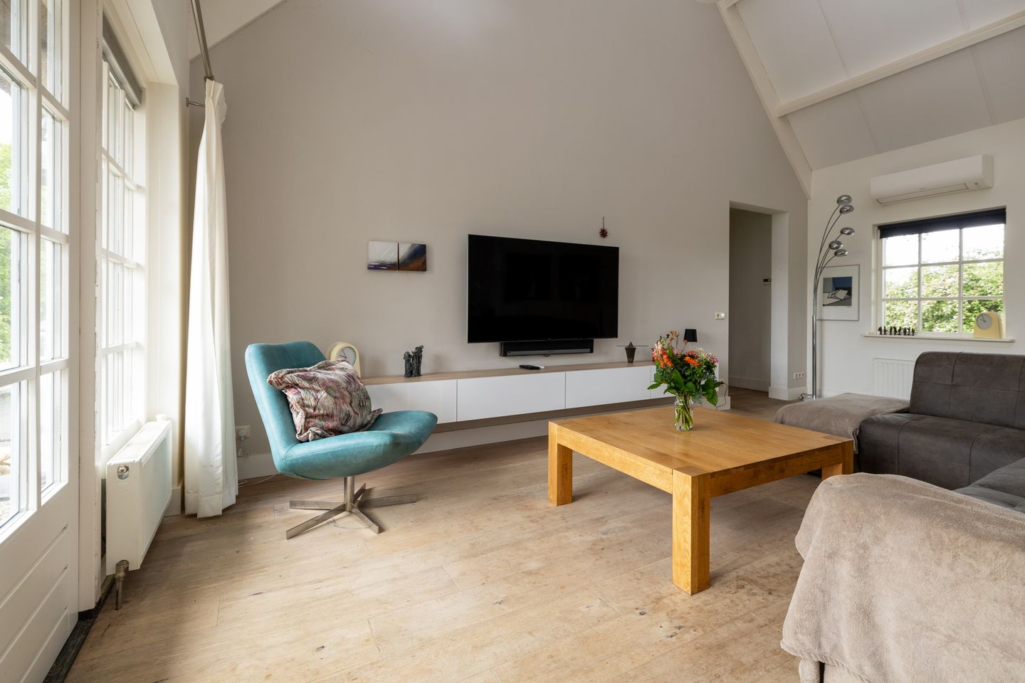 Foto 29 van Middenweg 54