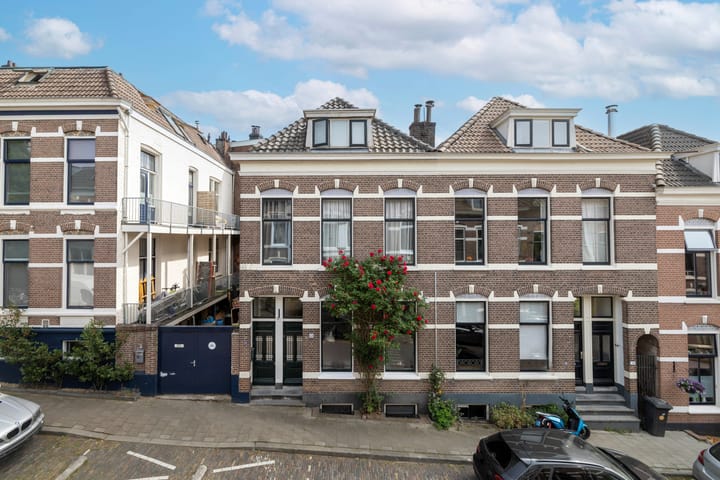 Photo 1 of Verhuellstraat 22