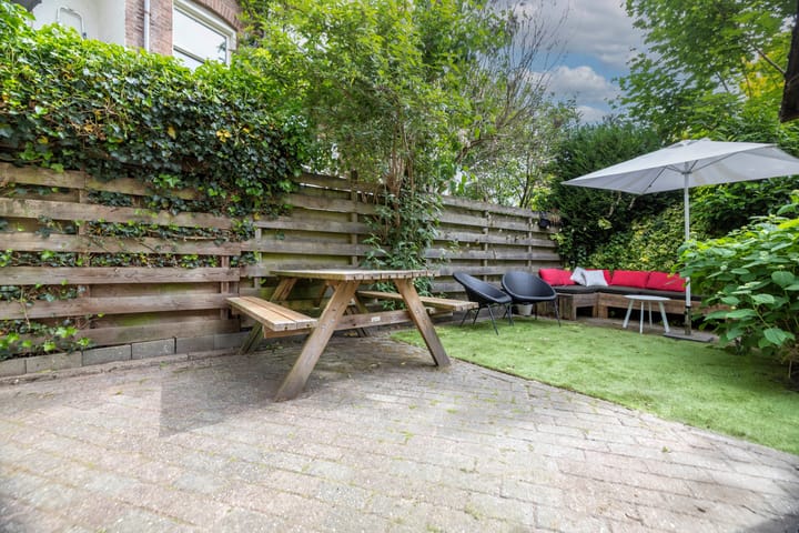 Photo 24 of Verhuellstraat 22