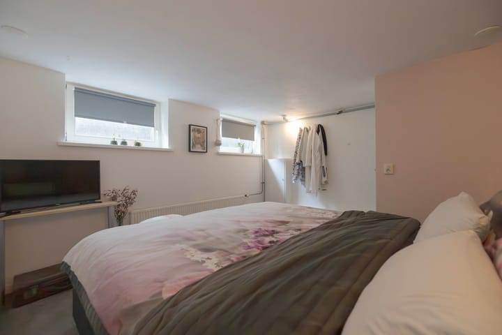 Photo 29 of Verhuellstraat 22