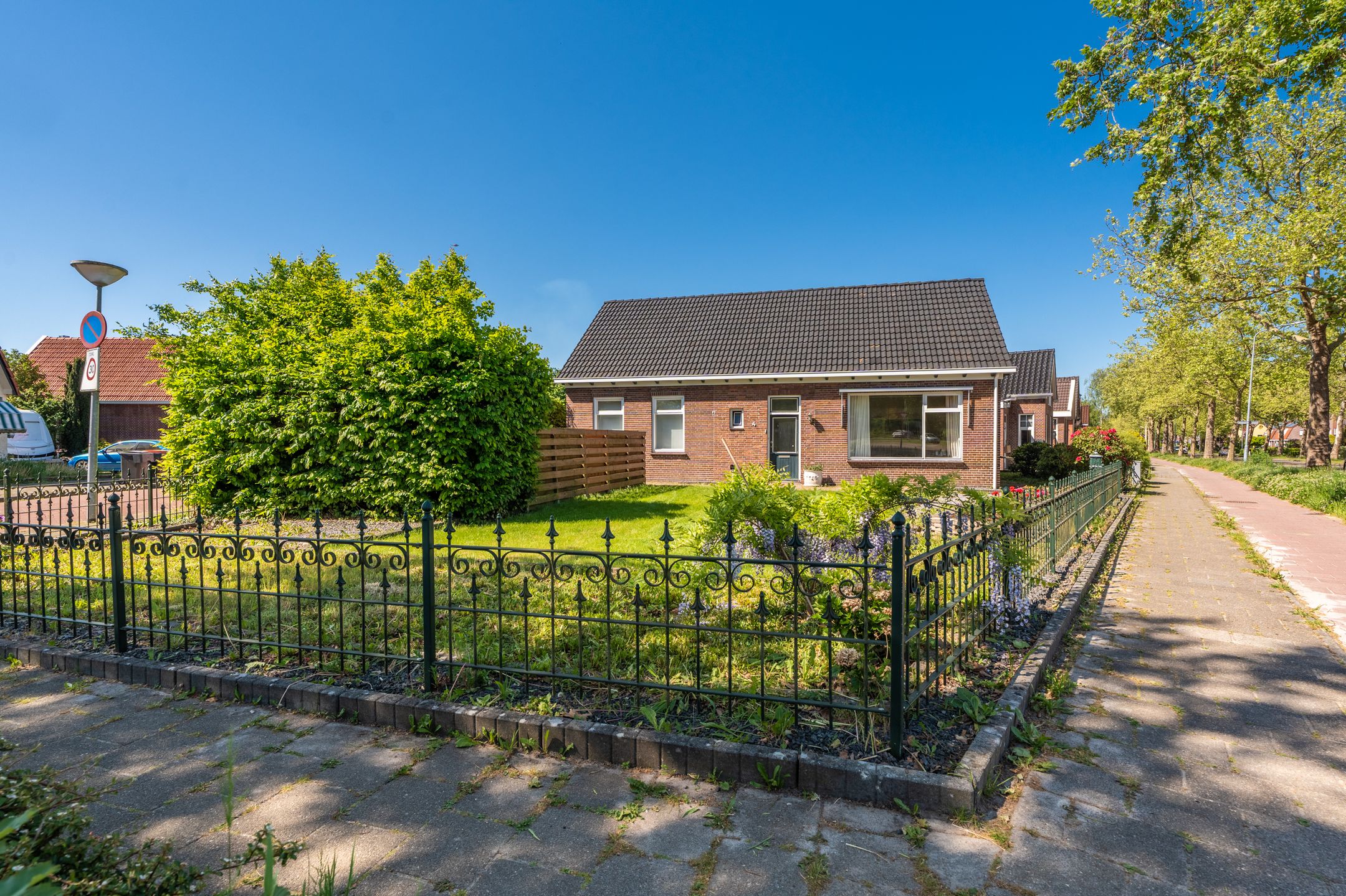 Foto 6 van Burgemeester Mr. H.J. Engelkens-laan 4