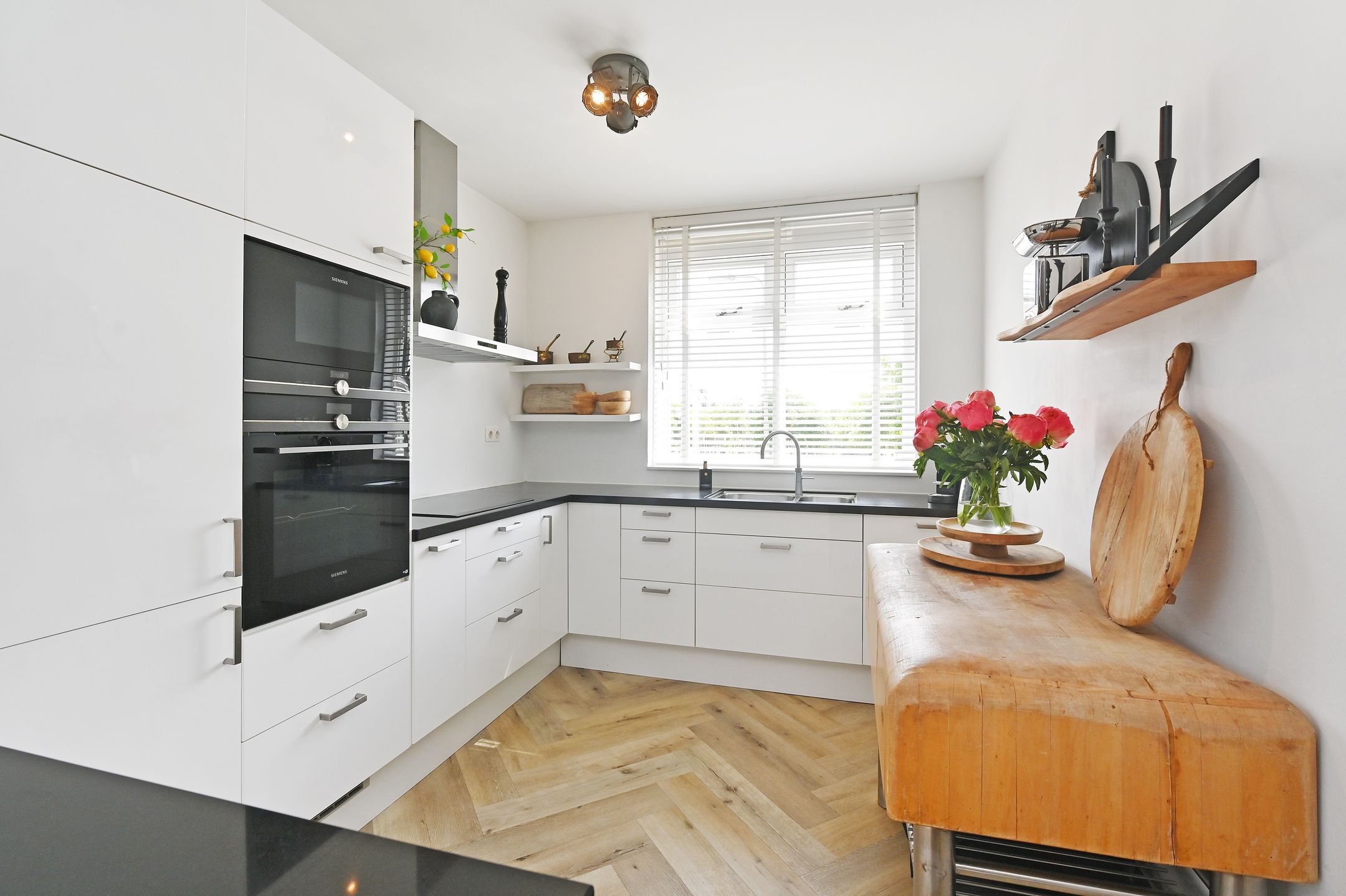 Foto 12 van Abe Bonnemastraat 86