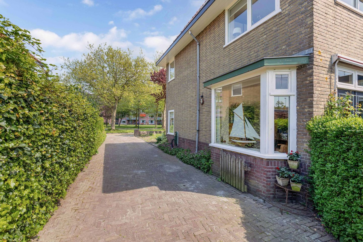 Foto 10 van Hertog van Saxenlaan 35