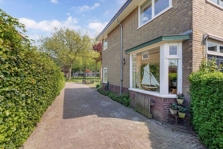 Foto 10 van Hertog van Saxenlaan 35