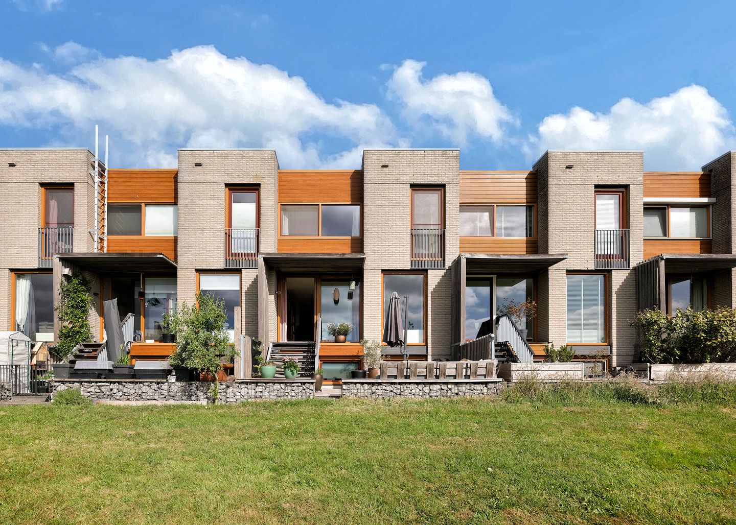 Photo 1 of Weegbree 35