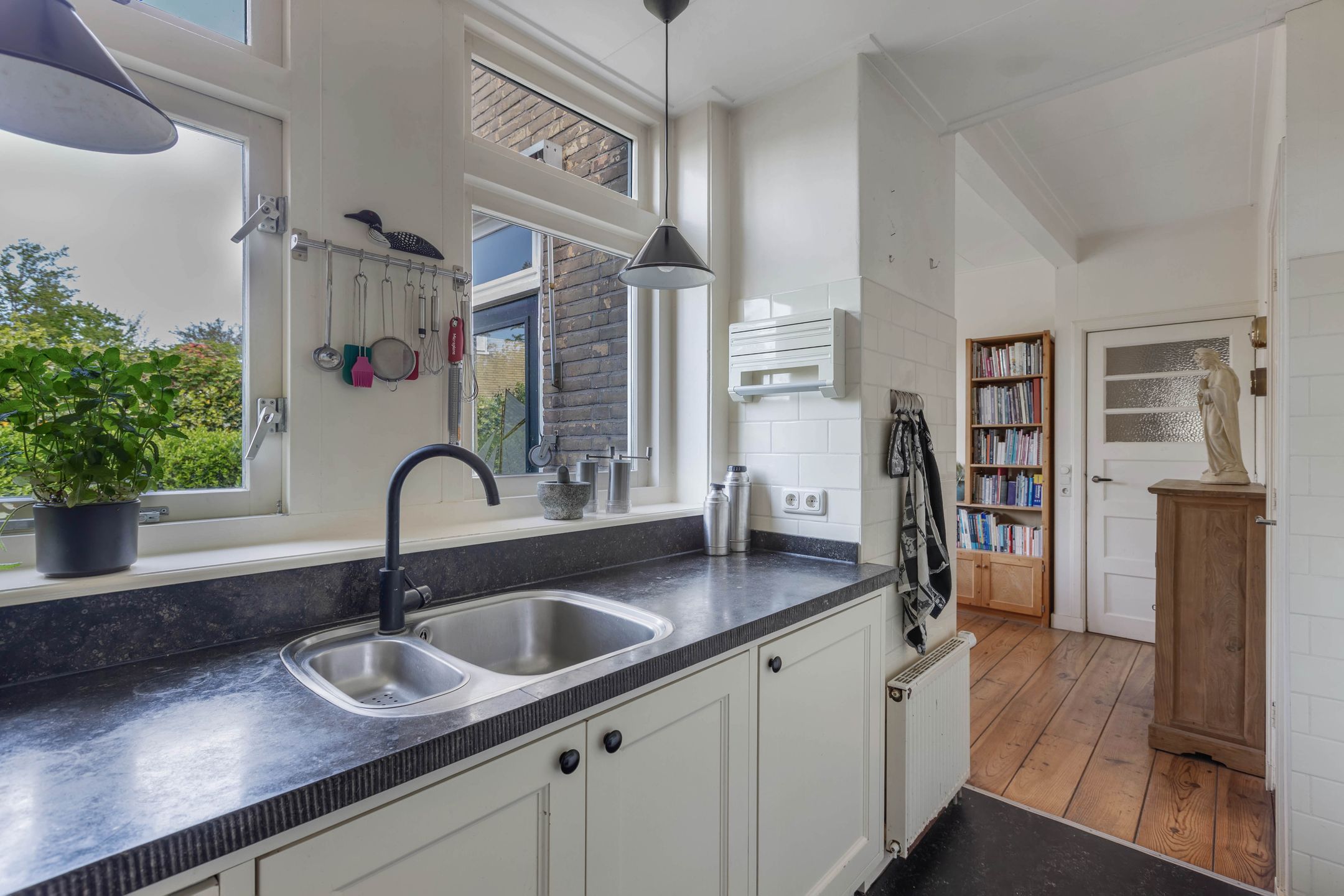 Foto 30 van Hertog van Saxenlaan 35