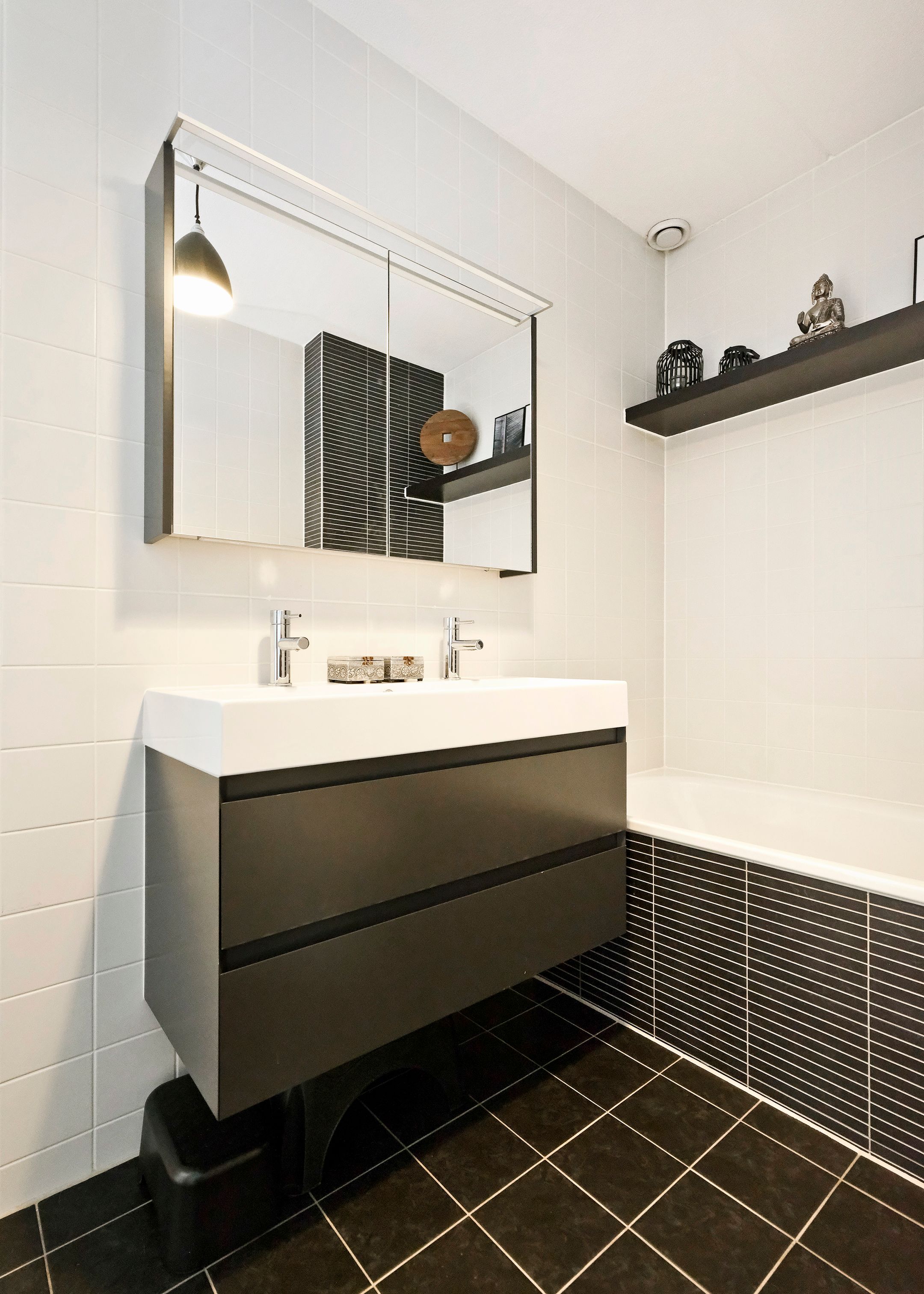 Photo 24 of Weegbree 35