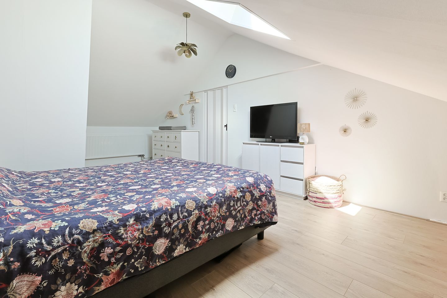 Foto 35 van Charlotte de Bourbonstraat 6