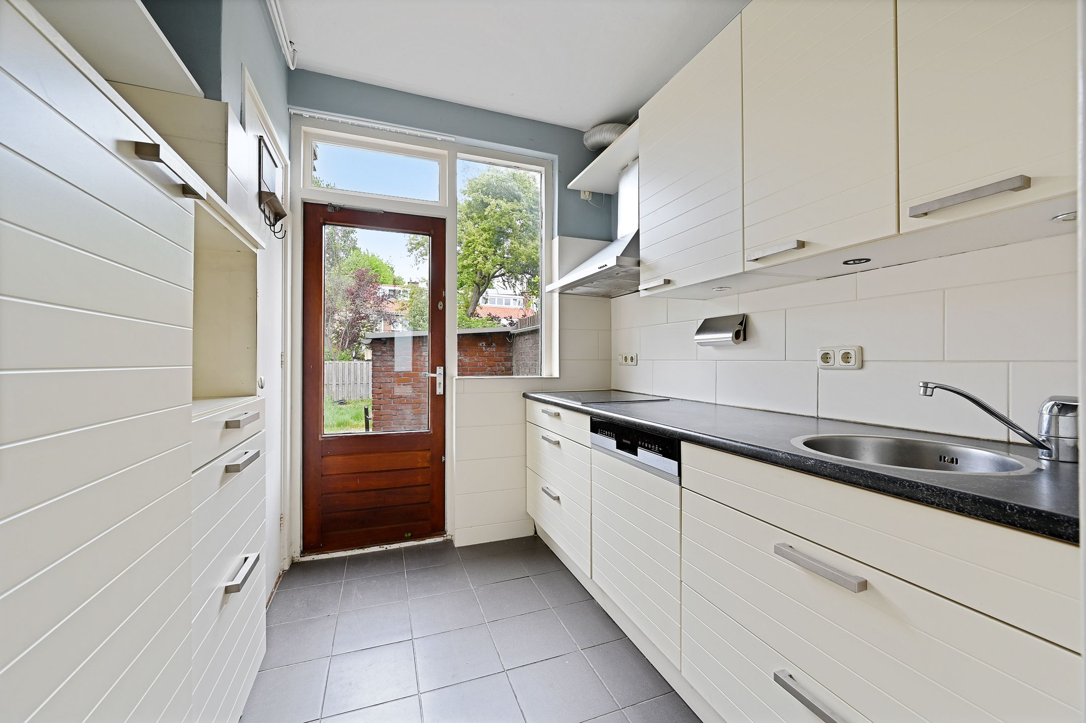 Photo 3 of Essesteijnstraat 1