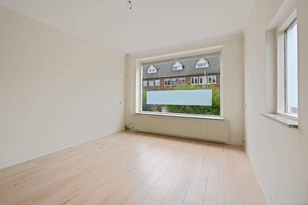 Photo 11 of Essesteijnstraat 1