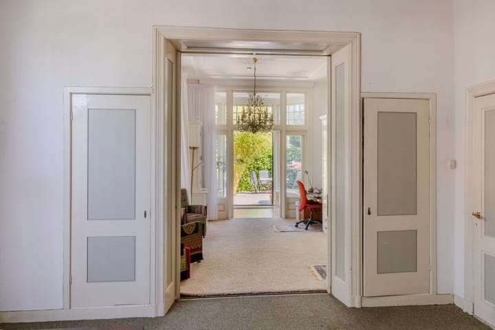 Photo 15 of Westerhoutstraat 1