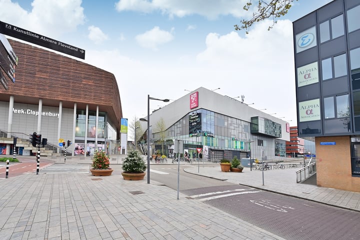 Flevostraat 8-10, Almere