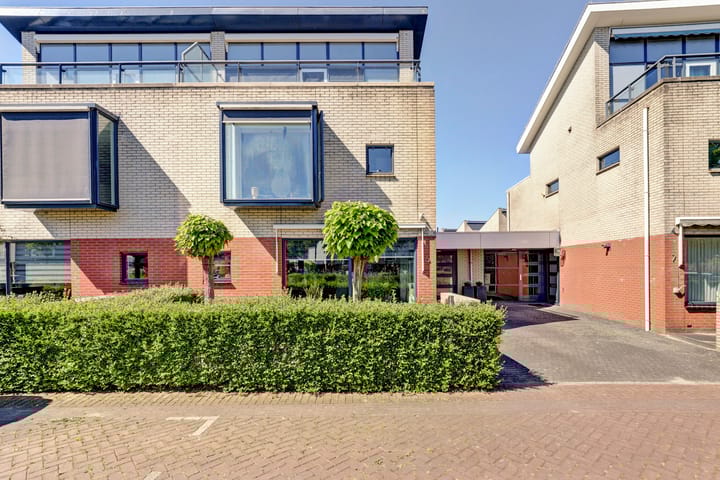 Foto 1 van Bijwater 6