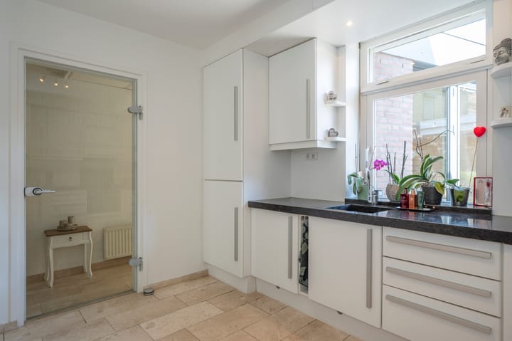 Foto 13 van Schoolstraat 64