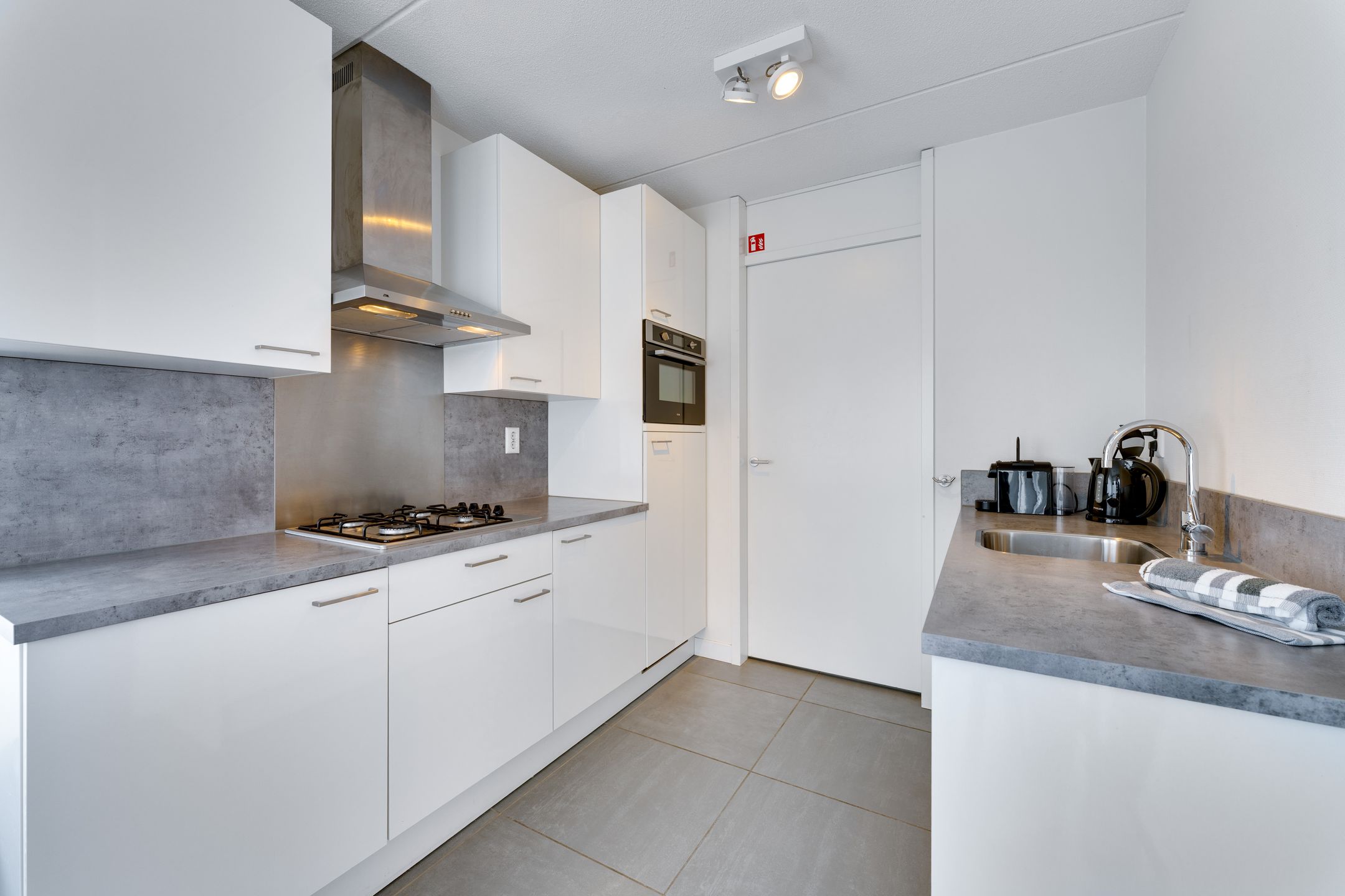 Foto 12 van Zeedijk 24-365